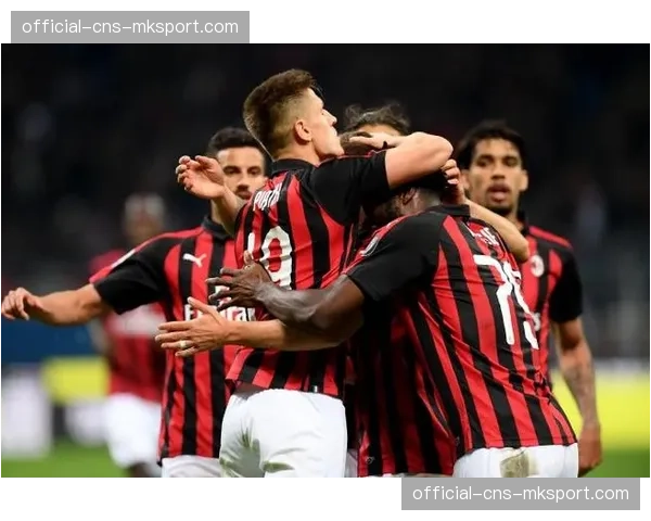 即时：AC米兰对阵佛罗伦萨，特奥开场十分钟破门