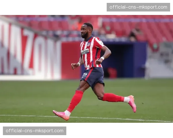 前里昂前锋穆萨-登贝莱自由身加盟美职联球队